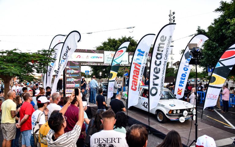 La Plaza de España acoge la ceremonia de salida del 50º Rallye Orvecame Isla Tenerife Histórico