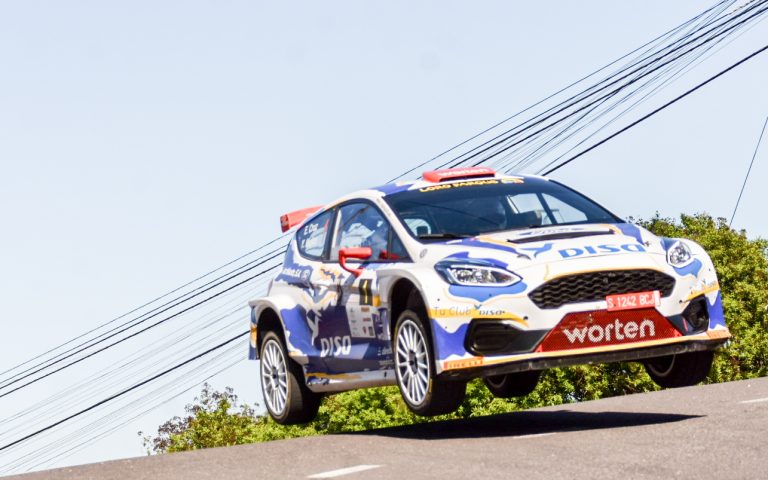 49º Rallye Orvecame Isla Tenerife: Cruz-Mujica dominan a falta de dos tramos para el final